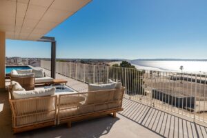 Vila Bar Terrace · Upon Vila Alcochete